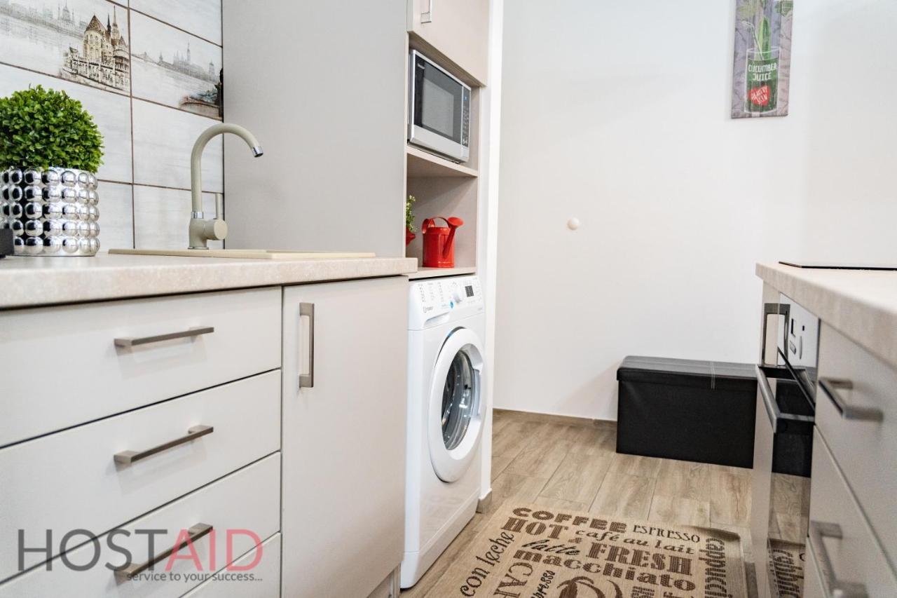 B17 Apartment - Hostaid Budapest Extérieur photo