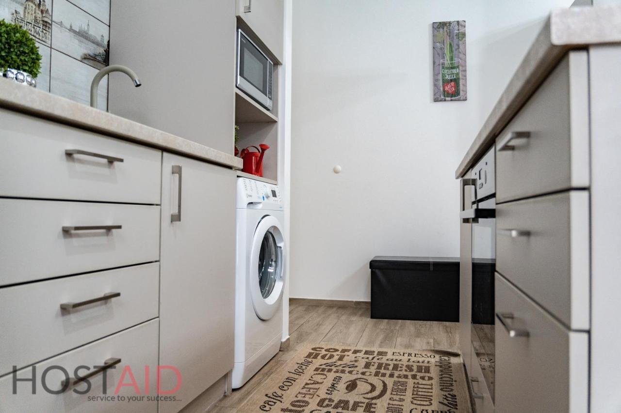 B17 Apartment - Hostaid Budapest Extérieur photo