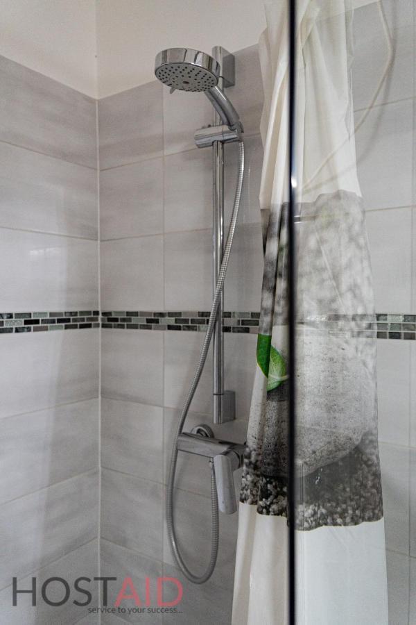 B17 Apartment - Hostaid Budapest Extérieur photo
